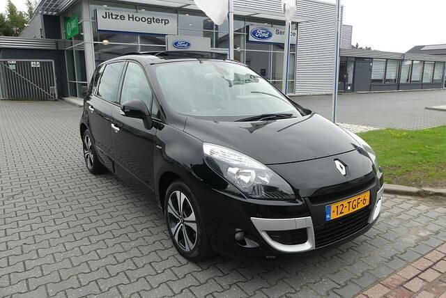Zwart Gebruikt 2012 Renault Scénic III Bose Edition MPV | € 8.895 (Iets duurder) - Afbeelding 1/4