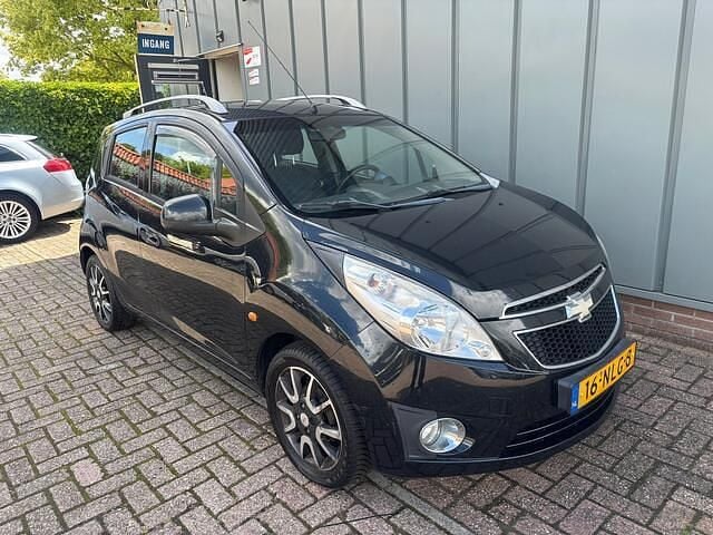 Zwart Gebruikt 2010 Chevrolet Spark LS Hatchback | € 1.750 (Eerlijke prijs) - Afbeelding 1/4