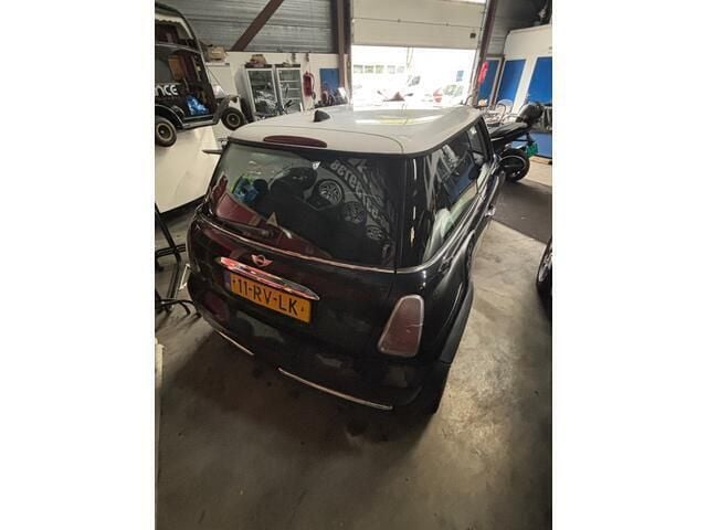 Occasion Mini ONE 90 PK (66 kW) 2005 Zwart Hatchback