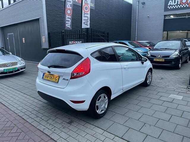 Occasion Ford Fiesta Trend 82 PK (60 kW) 2010 Wit Hatchback