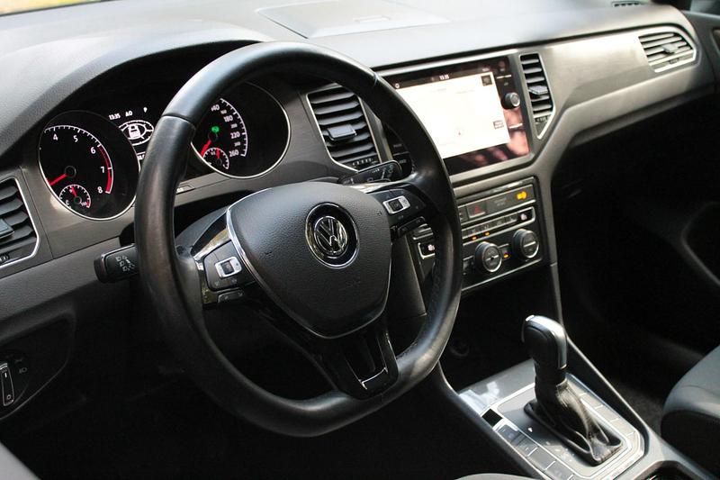 Occasion VW Golf Highline 2023 Grijs MPV