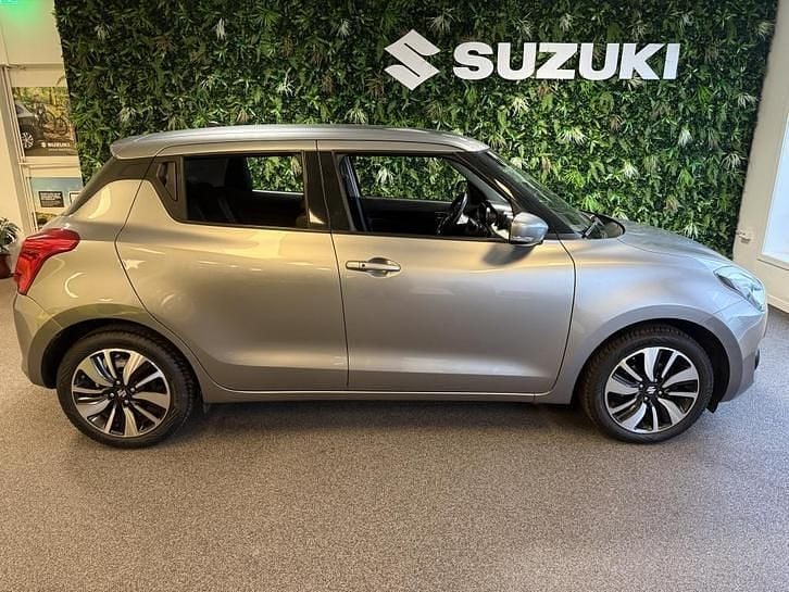 Gebruikt 2017 Suzuki Swift Hatchback | € 10.900 (Eerlijke prijs) - Afbeelding 1/4