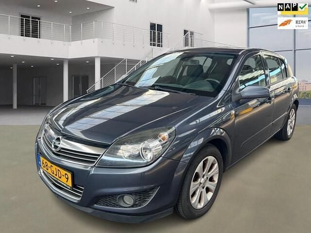 Grijs Gebruikt 2007 Opel Astra Business Hatchback | € 2.100 (Eerlijke prijs) - Afbeelding 1/4