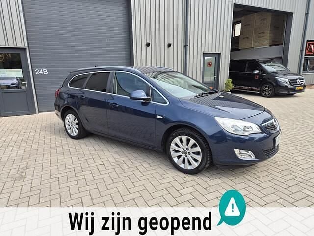 Occasion Opel Astra Cosmo 140 PK (102 kW) 2011 Blauw Stationwagen