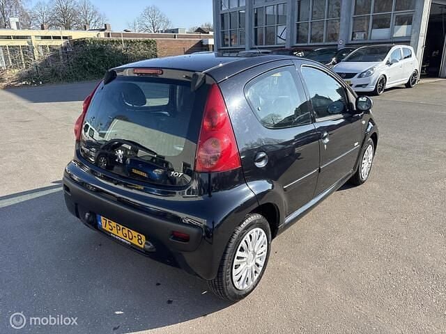 Occasion Peugeot 107 68 PK (50 kW) 2011 Zwart Hatchback