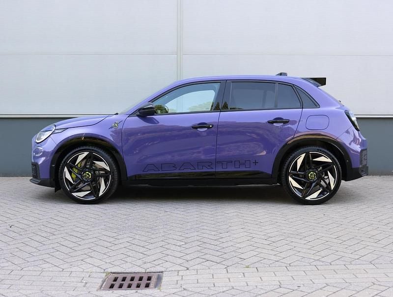 Occasion Abarth 600e Scorpionissima 11 kW (15 PK) 2025 Paars SUV