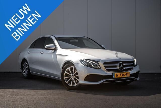 Grijs Gebruikt 2018 Mercedes E200 Premium Plus Sedan | € 26.375 (Super prijs) - Afbeelding 1/4