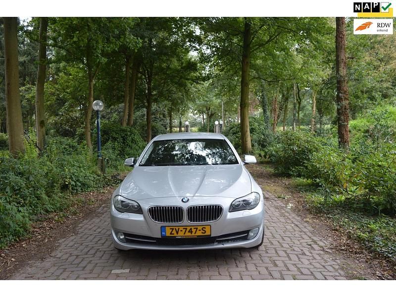 Grijs Gebruikt 2011 BMW 535 Executive Sedan | € 14.495 - Afbeelding 1/4