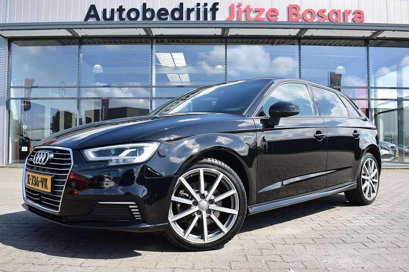 Zwart Gebruikt 2017 Audi A3 Sportback e-tron Sport Sedan | € 17.950 (Eerlijke prijs) - Afbeelding 1/4