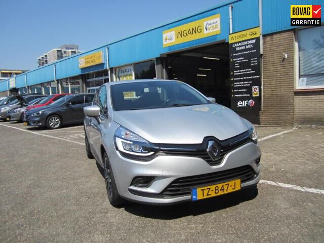 Grijs Gebruikt 2018 Renault Clio IV Intens Hatchback | € 10.950 (Eerlijke prijs) - Afbeelding 1/4
