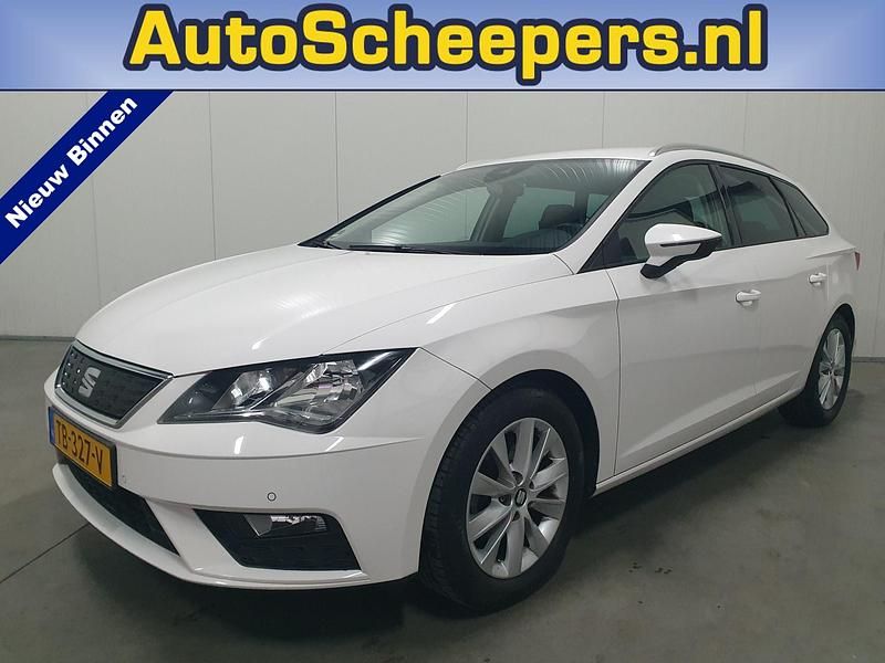 Wit Occasion 2018 Seat Leon Business Stationwagen | € 16.995 (Iets duurder) - Afbeelding 1/4