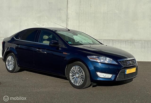 Blauw (metallic) Occasion 2008 Ford Mondeo Hatchback | € 2.999 (Iets duurder) - Afbeelding 1/4