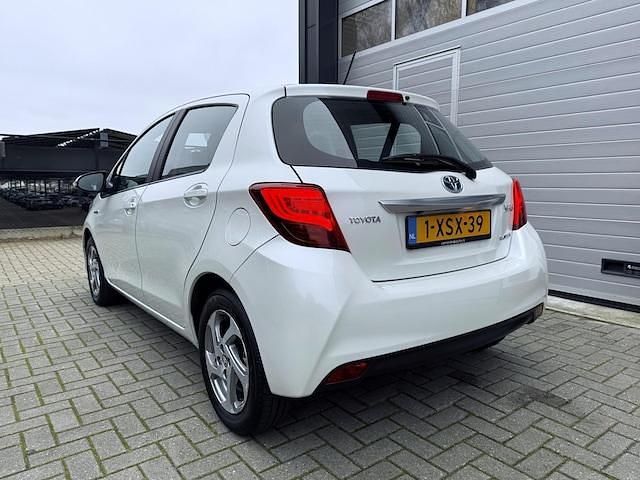 Occasion Toyota Yaris Hybrid 75 PK (55 kW) 2014 Wit Hatchback