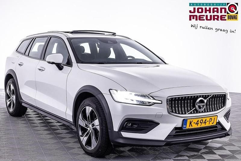 Wit Occasion 2021 Volvo V60 CC Pro Stationwagen | € 36.990 (Super prijs) - Afbeelding 1/4