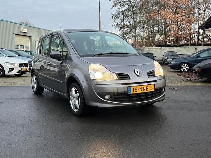 Gebruikt 2010 Renault Grand Modus MPV | € 5.850 (Iets duurder) - Afbeelding 1/4