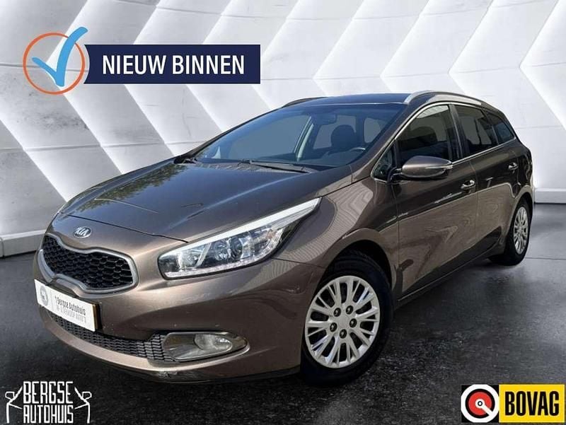 Bruin Gebruikt 2013 Kia Ceed Sportswagon Plus Stationwagen | € 7.490 (Eerlijke prijs) - Afbeelding 1/4