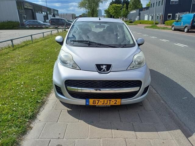 Occasion Peugeot 107 68 PK (50 kW) 2009 Grijs Hatchback