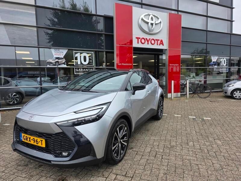 Grijs Nieuw 2024 Toyota C-HR Executive SUV | € 45.750 (Eerlijke prijs) - Afbeelding 1/4
