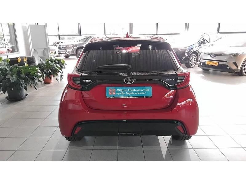 Occasion Toyota Yaris Executive 131 PK (96 kW) 2024 Rood Hatchback
