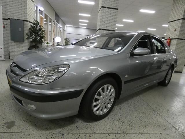 Grijs Gebruikt 2001 Peugeot 607 Sedan | € 7.130 (Iets duurder) - Afbeelding 1/3