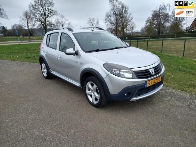 Grijs Gebruikt 2010 Dacia Sandero Stepway Hatchback | € 2.950 (Eerlijke prijs) - Afbeelding 1/4
