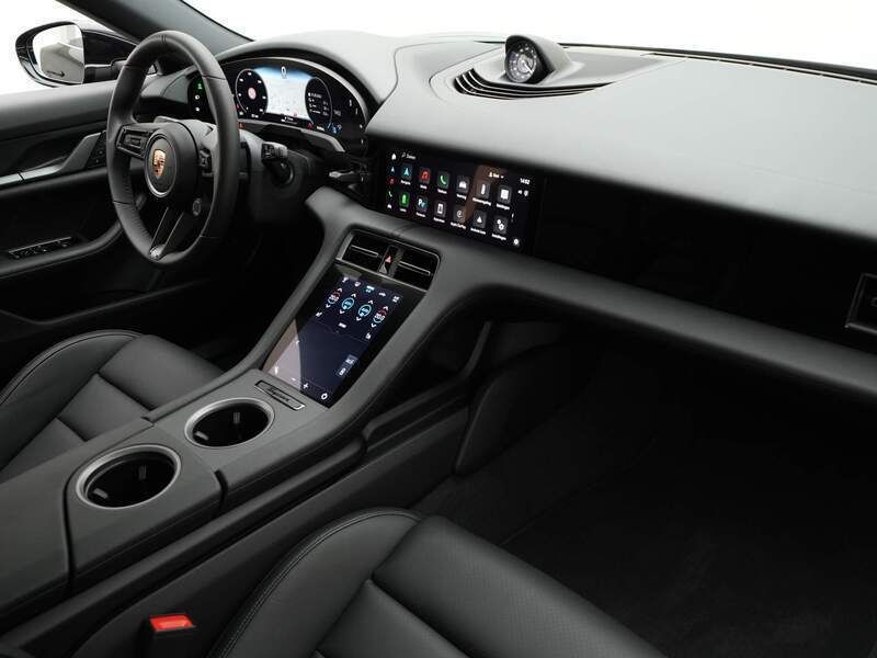Occasion Porsche Taycan Cross Turismo 300 kW (408 PK) 2024 Zwart Sedan