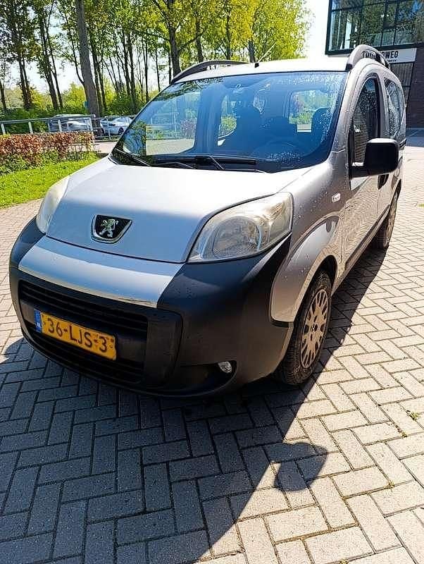 Zilver Gebruikt 2010 Peugeot Bipper MPV | € 3.200 (Eerlijke prijs) - Afbeelding 1/4