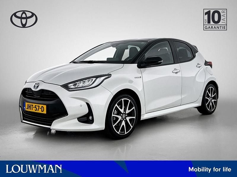 Wit Gebruikt 2021 Toyota Yaris Hybrid Executive Hatchback | € 22.445 (Eerlijke prijs) - Afbeelding 1/4