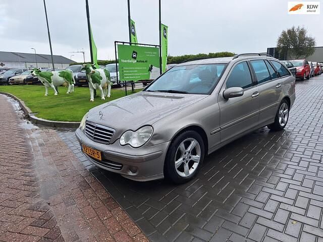 Grijs Gebruikt 2007 Mercedes C220 Avantgarde Stationwagen | € 2.499 (Eerlijke prijs) - Afbeelding 1/4