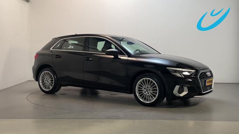 Zwart Gebruikt 2022 Audi A3 Sportback e-tron Advanced Sedan | € 22.400 (Goede deal) - Afbeelding 1/3