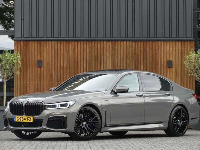 Grijs, metallic lak Gebruikt 2019 BMW 745e Executive Sedan | € 54.995 (Eerlijke prijs) - Afbeelding 1/4