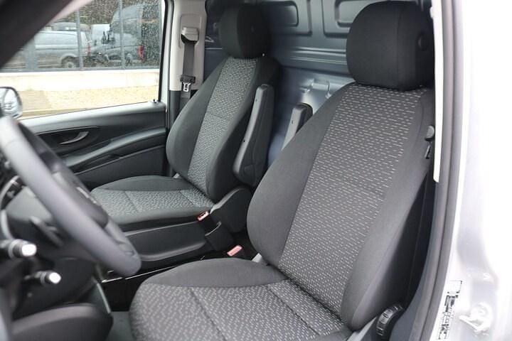 Nieuw Mercedes e-Vito 150 kW (204 PK) 2025 Grijs MPV