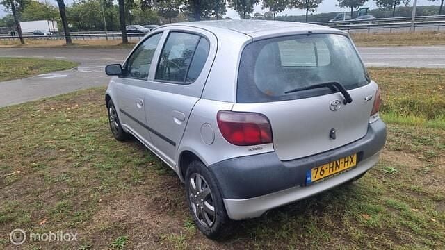 Occasion Toyota Yaris Luna 68 PK (50 kW) 2001 Grijs Hatchback