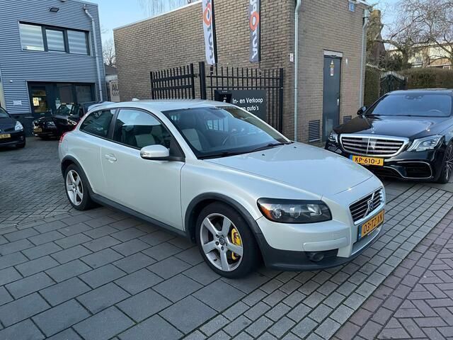 Occasion Volvo C30 Momentum 136 PK (100 kW) 2007 Wit, metallic lak Hatchback