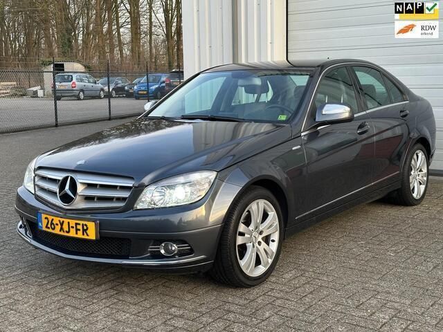 Grijs Gebruikt 2007 Mercedes C200 Avantgarde Sedan | € 7.495 (Eerlijke prijs) - Afbeelding 1/4