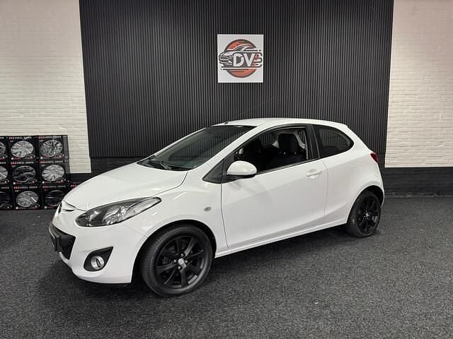 Wit Gebruikt 2013 Mazda 2 Hatchback | € 5.945 (Eerlijke prijs) - Afbeelding 1/4