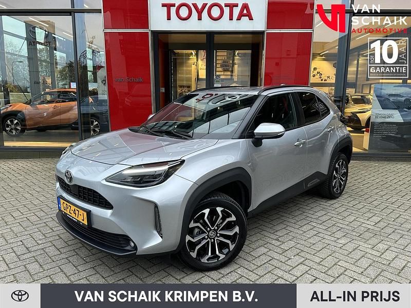 Grijs Occasion 2024 Toyota Yaris Cross Edition SUV | € 29.640 (Eerlijke prijs) - Afbeelding 1/4