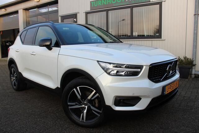 Wit Gebruikt 2020 Volvo XC40 R-Design SUV | € 28.715 (Iets duurder) - Afbeelding 1/4