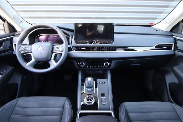 Nieuw Mitsubishi Outlander Edition 136 PK (100 kW) 2025 Blauw SUV