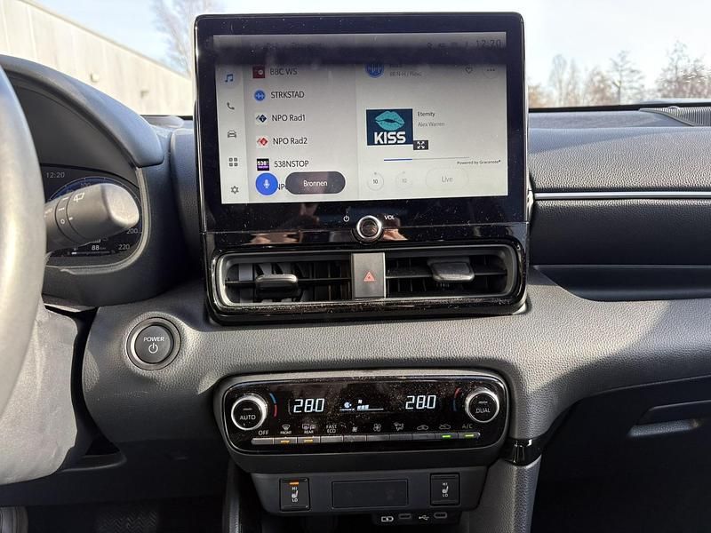 Occasion Toyota Yaris Executive 93 PK (68 kW) 2024 Zwart Hatchback