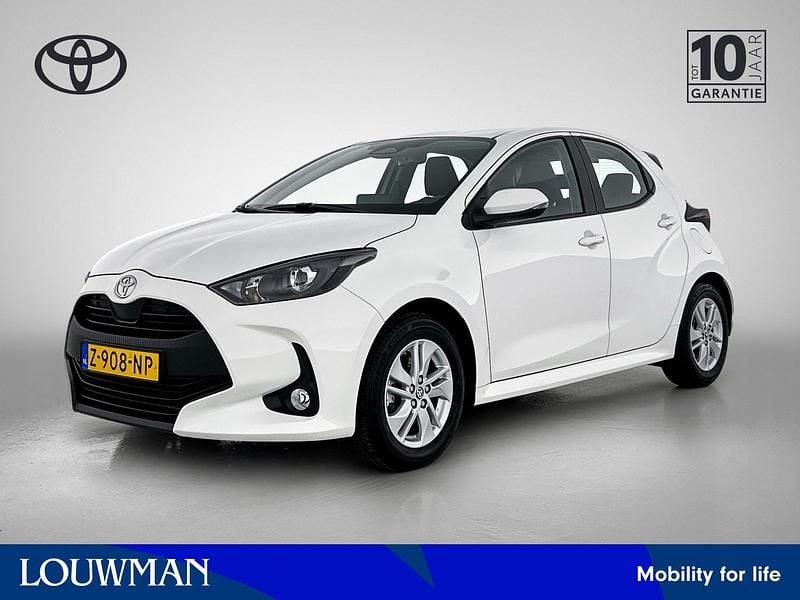 Wit Gebruikt 2024 Toyota Yaris Hybrid Active Hatchback | € 23.245 (Eerlijke prijs) - Afbeelding 1/4