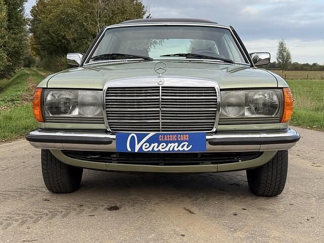 Occasion Mercedes 230 109 PK (80 kW) 1978 Groen Coupé