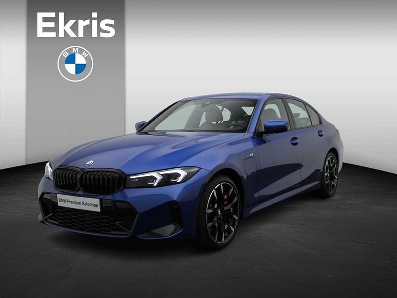 Occasion BMW 330e Comfort Edition 292 PK (214 kW) 2025 Blauw Sedan