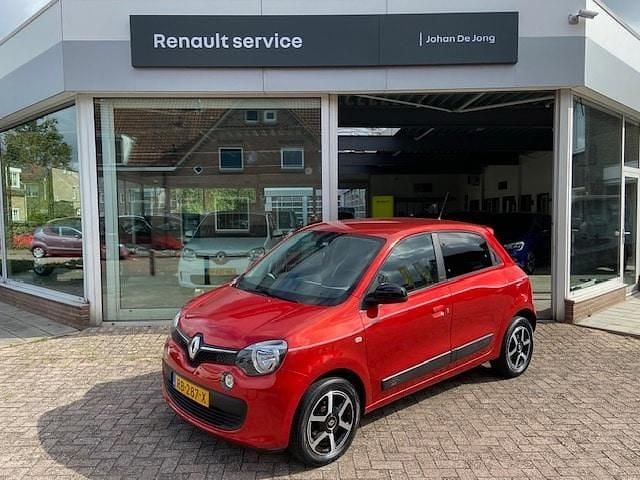 Rood Gebruikt 2017 Renault Twingo LIMITED Hatchback | € 9.590 (Eerlijke prijs) - Afbeelding 1/4