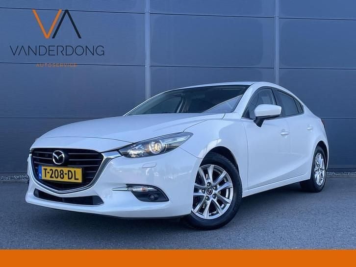 Wit Gebruikt 2018 Mazda 3 Sedan | € 14.945 (Eerlijke prijs) - Afbeelding 1/4