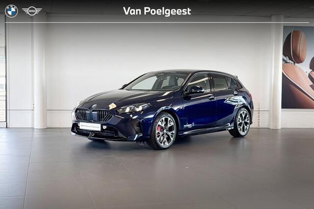 Bmw individual tansanit metallic (blauw metallic) Gebruikt 2025 BMW 120 M Sport Hatchback | € 52.900 (Iets duurder) - Afbeelding 1/4
