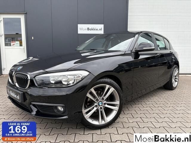 Zwart, metallic lak Gebruikt 2015 BMW 116 Efficient Dynamics Hatchback | € 9.900 (Eerlijke prijs) - Afbeelding 1/4