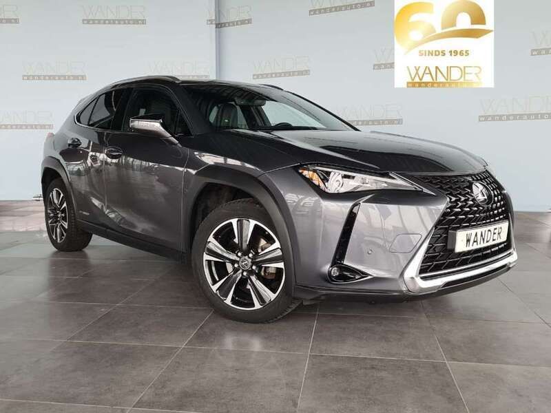 Grijs Gebruikt 2021 Lexus UX 250h SUV | € 29.900 (Eerlijke prijs) - Afbeelding 1/4
