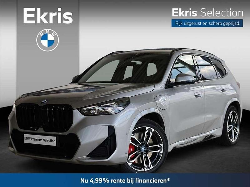 Grijs, metallic lak Gebruikt 2025 BMW X1 M Sport SUV | € 59.900 - Afbeelding 1/4