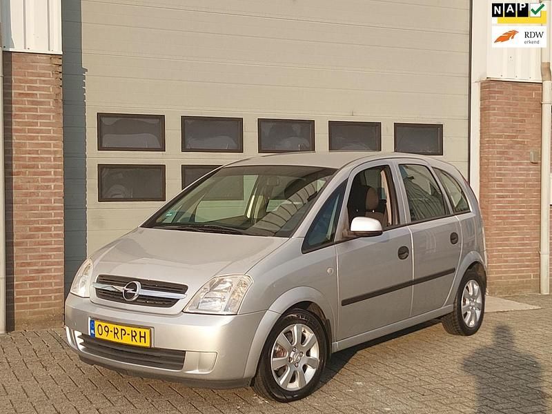 Grijs (metallic) Gebruikt 2005 Opel Meriva MPV | € 1.450 (Eerlijke prijs) - Afbeelding 1/4